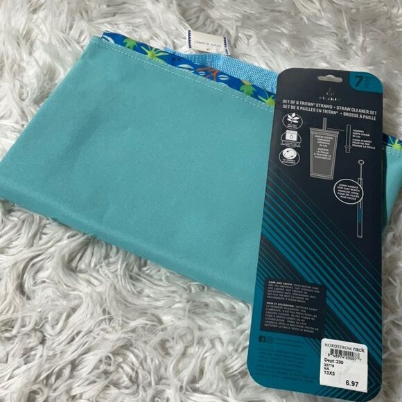 🟢3 for $20 PICNIC blanket and Clear straws w cleaner NWT - Picture 2 of 11